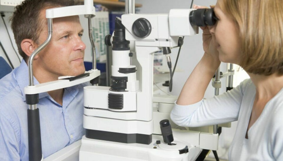 Klik igennem galleriet for at se, hvilke symptomer du skal holde øje med for at undgå øjensygdom.