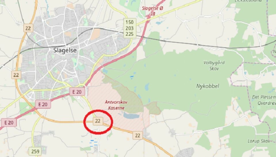 Vej totalt spærret i begge retninger Her er der spærret i begge retninger. ©OpenStreetMap-bidragsydere.