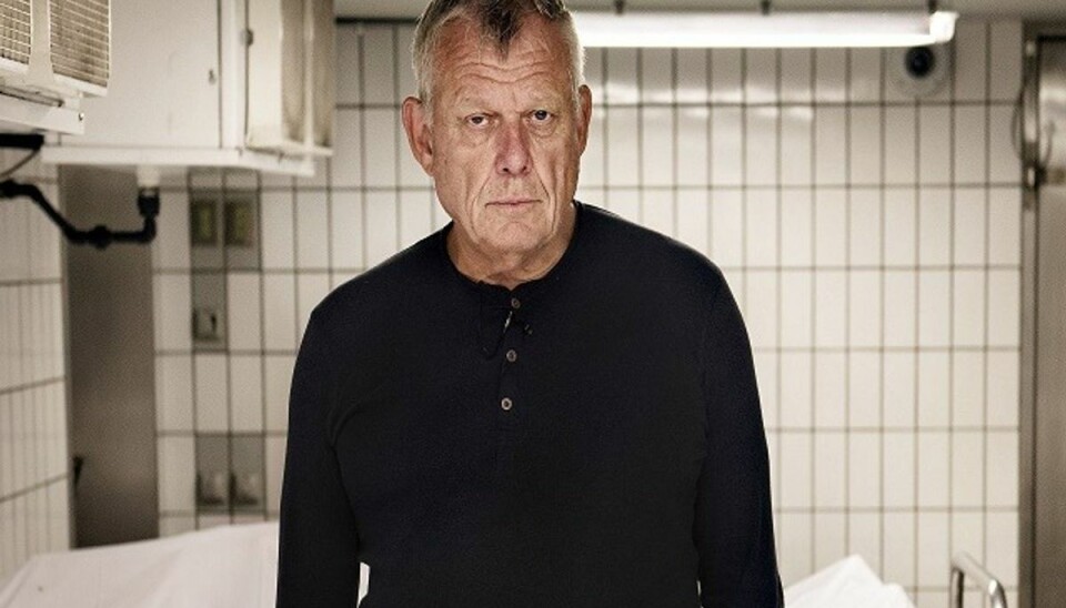 Retsmediciner Jørgen Lange Thomsen er overbevist om, at politiet ved, hvordan Emilie Meng er blevet dræbt. Foto: Linda Kastrup/Scanpix. Retsmediciner Jørgen Lange Thomsen er overbevist om, at politiet ved, hvordan Emilie Meng er blevet dræbt. Foto: Linda Kastrup/Scanpix.