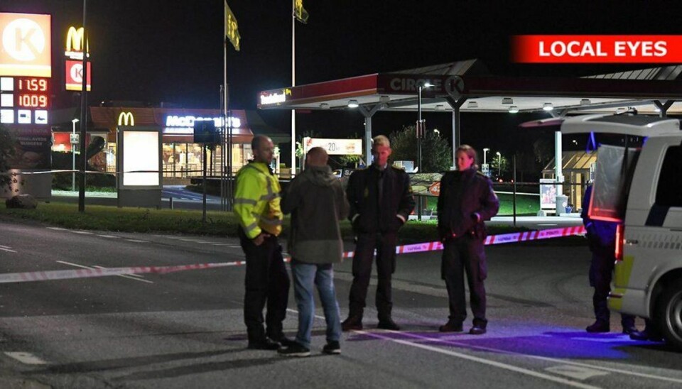 35-årig mand knivdræbt: To mænd fortsat efterlyst