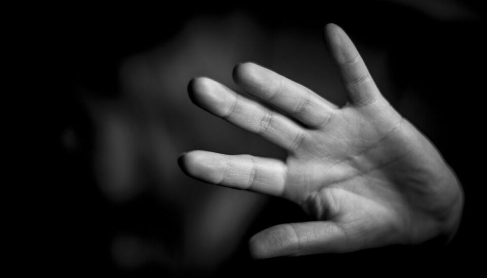 21-årig blev pisket og brændt Tre unge mænd er blevet dømt for at have mishandlet en 21-årig på groveste vis over flere gange. Foto: Modelfoto/ Ritzau Scanpix