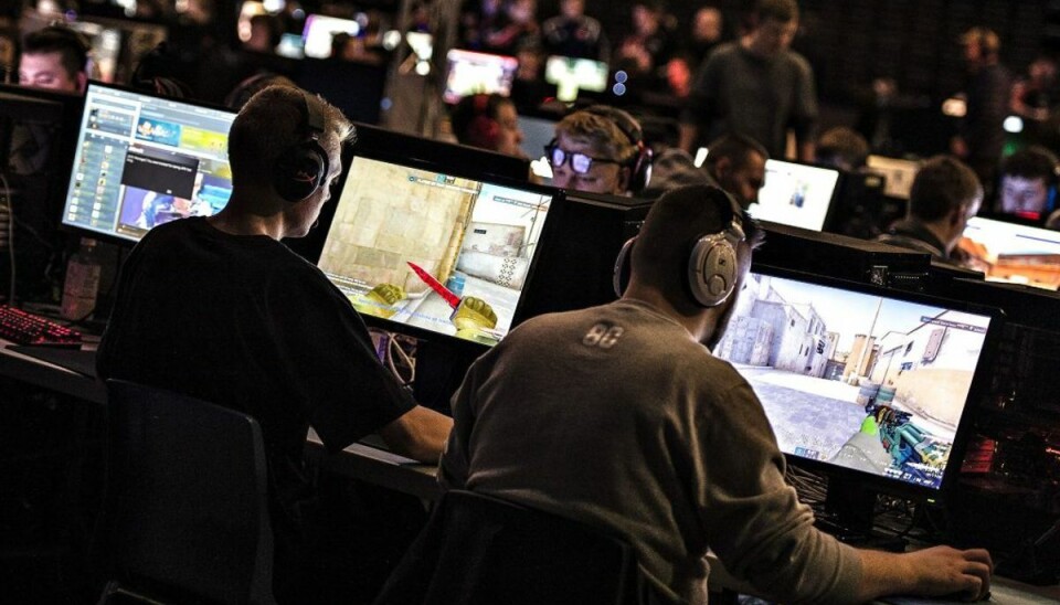 Det er blandt andet knive, som det ses i spillet Counter Strike, der importeres. Og de er ulovlige. KLIK og se foto. (Foto: Henning Bagger/Scanpix 2018)