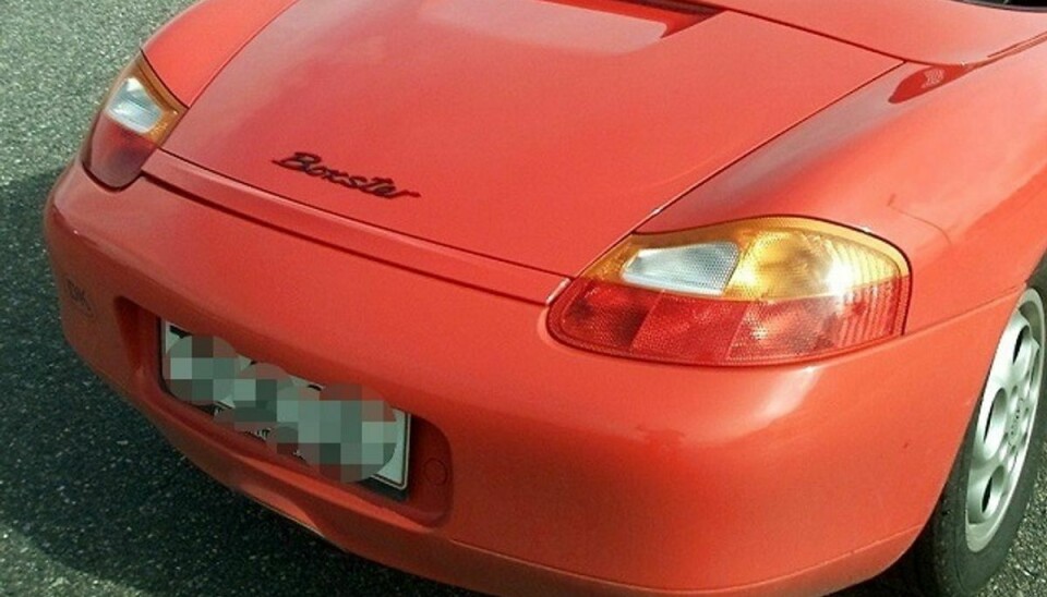 Kvinden kørte en stjålet, rød Porsche. Arkivfoto