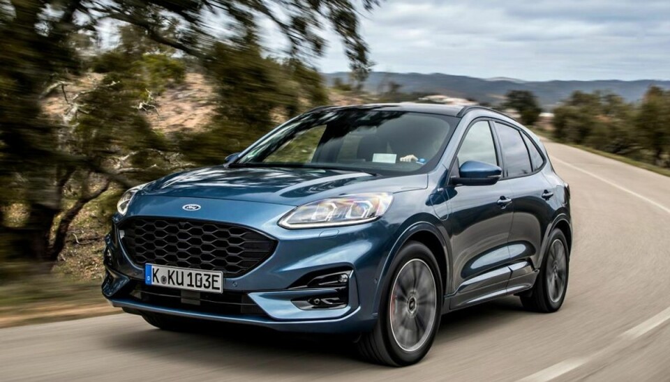 Sådan får bilejere rabat for stort benzinforbrug Ford Kuga Plug-In Hybrid er ifølge FDM solgt til knap 8000 danskere. Over 4000 har fået den og kører nu på ren benzin, 3500 må vente på den, indtil batteriet er repareret, Foto: Ford