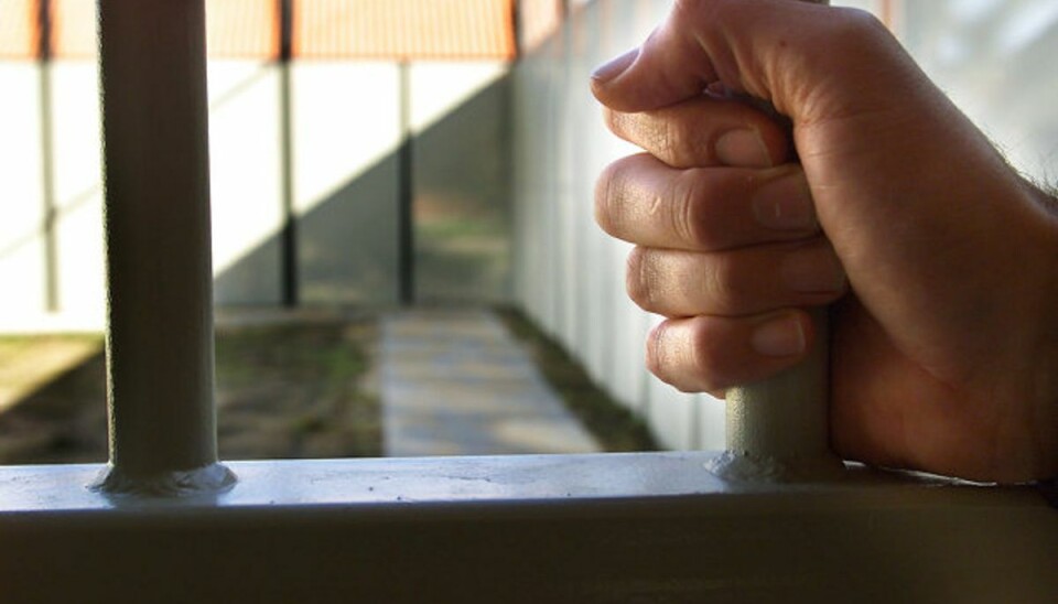 Betjente: Indsatte fupper sig til psykiatriske afdelinger