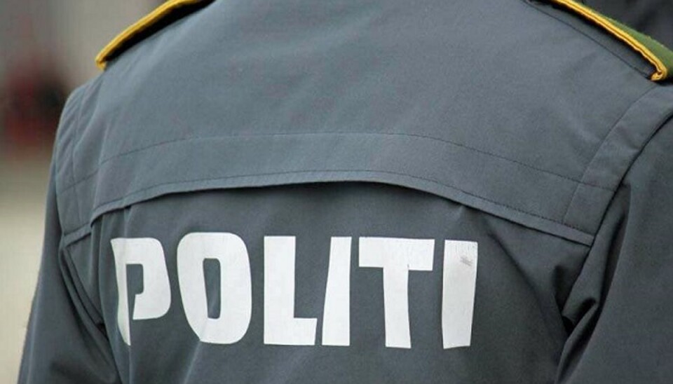 17-årig sigtet for påsatte brande i boligområde En 17-årig mand er blevet anholdt og sigtet for en række påsatte brande i boligkvarterer i Silkeborg. Det sker efter en stor politiaktion. Foto: Elo Christoffersen/ Arkiv