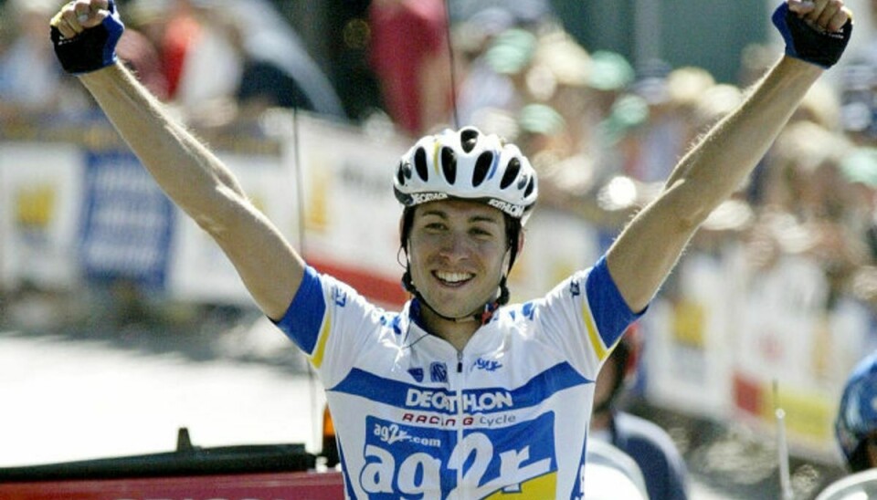 Nicolas Portal jubler her over en etapesejr i Critérium du Dauphiné Libéré i 2004. Det var hans eneste sejr som professionel cykelrytter. Foto: Robert Pratta/Reuters