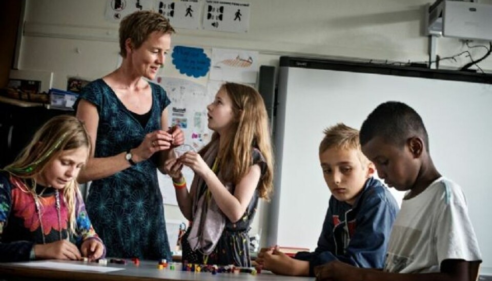 Forældre: God ide med længere skoledage Snart skal forældre til børn i den danske folkeskole sende deres børn af sted til første skoledag efter sommerferien. Måling viser, at et flertal af forældrene ser positivt på den reform, der vil ændre elevernes hverdag i skolen. Foto: KATINKA HUSTAD/Polfoto