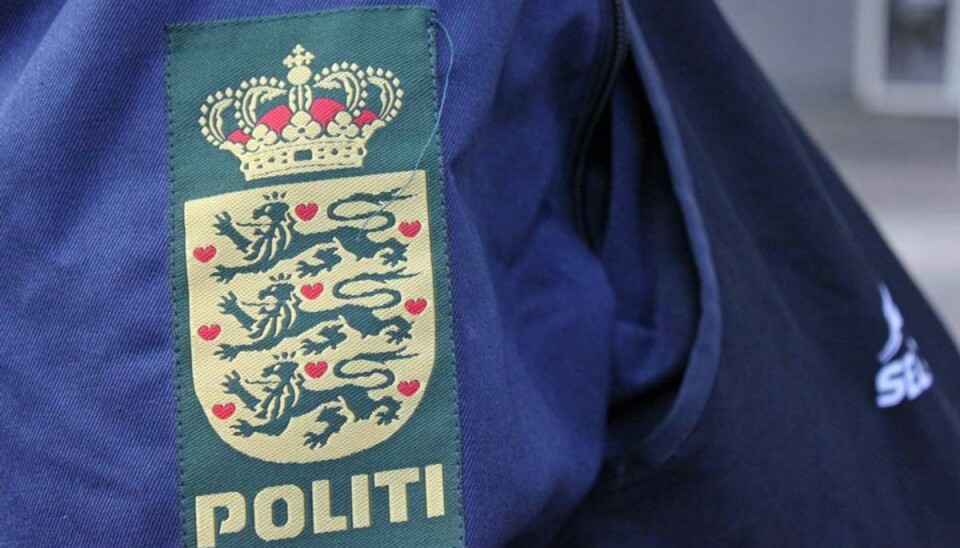 En 23-årig mand blandede sig i politiets arbejde og da han blev anholdt, spyttede han en betjent i ansigtet. Foto: Elo Christoffersen (Arkivfoto).