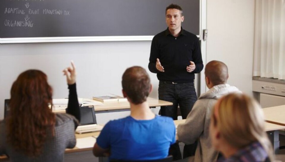 Gymnasielærere: Helt vanvittigt at stemple Landets gymnasielærere er langt fra begejstrede for ideen om at stemple ind og ud. Foto: Colourbox/free