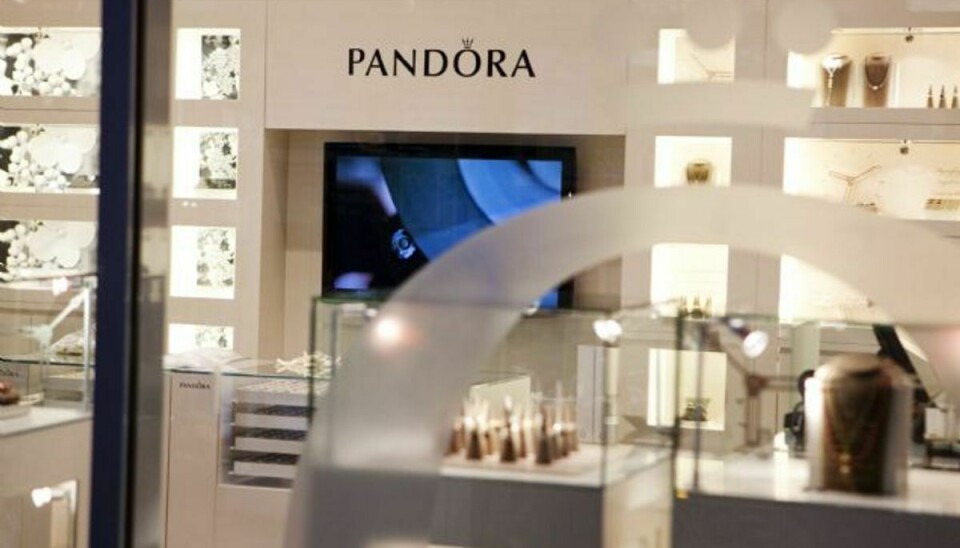 Pandora butik på strøget i København. Smykkeselskabet Pandora skal arbejde sammen med Disney. Man skal blandt andet sammen lave Disney-smykker inspireret af Mickey og Minnie Mouse, oplyser Pandora. Foto: GREGERS TYCHO/POLFOTO