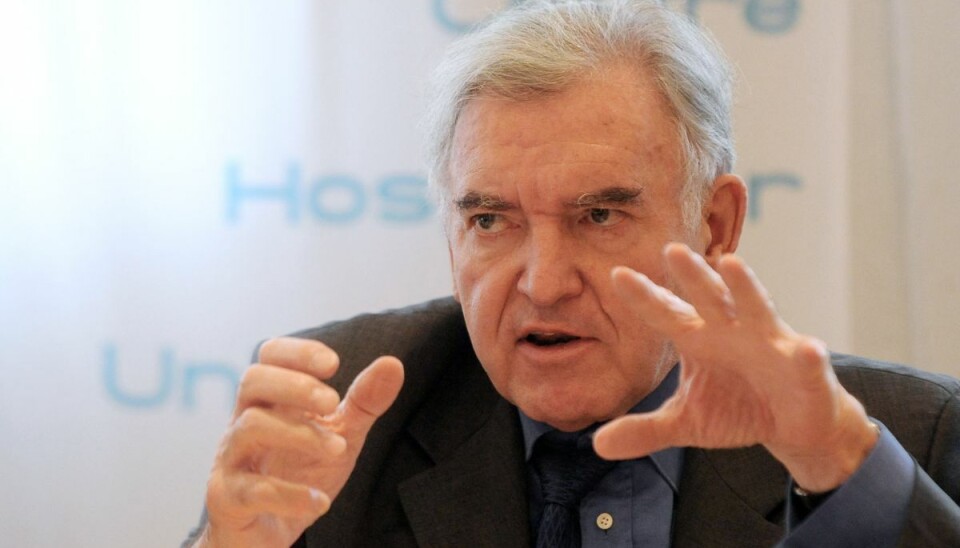 Den franske kirurg og professor Jean-Michel Dubernard, som blev verdensberømt for at transplantere hænder og et ansigt. (Arkiv) Den franske kirurg og professor Jean-Michel Dubernard, som blev verdensberømt for at transplantere hænder og et ansigt. (Arkiv)