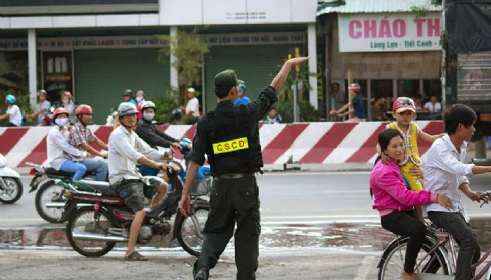 Dansker hårdt kvæstet i Vietnam Trafikken i Vietnam er kendt for til tider at være et kaotisk mylder. En dansker er blevet hårdt kvæstet i en ulykke i landet, skriver lokale medier. Foto: Jeff Nesmith/AP
