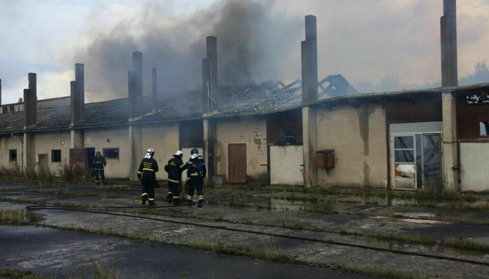 En brand i en tom lagerhal var formentlig påsat. Foto: Politirapporten Østjylland.