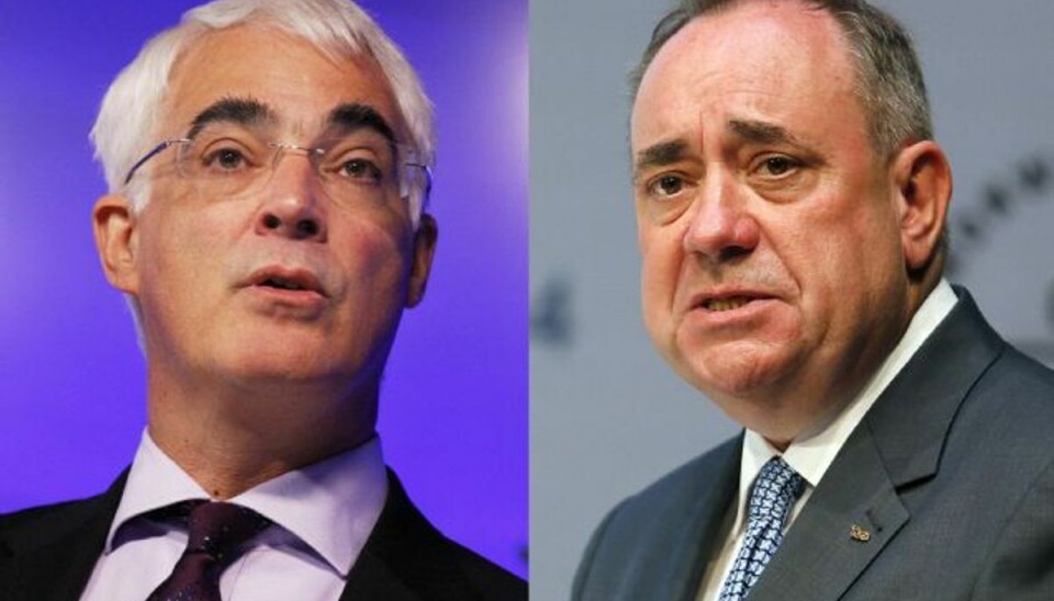 Nationalist vinder sidste duel før valg Alistair Darling og Alex Salmond har haft den sidste tv-duel inden Skotlands folkeafstemning om uafhængighed fra Storbritannien. Ifølge en meningsmåling klarede den nationalistiske Salmond sig bedst. Arkivfoto Foto: Frank Augstein/AP