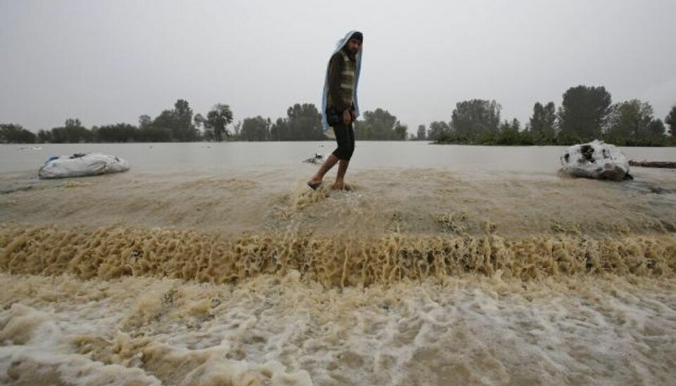 Ekstremt regnvejr: Over 100 dræbt i Pakistan 668 millimeter regn er faldet under monsunregnen i Pakistan. København fik i sidste weekend mellem 50 og 100 millimeter til sammenligning. Foto: Mukhtar Khan/AP