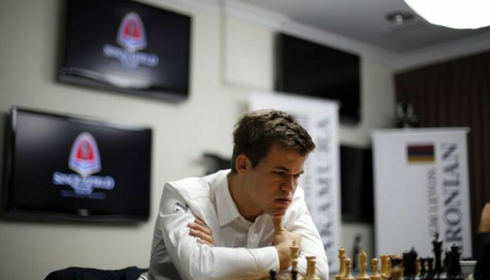 Magnus Carlsen pønser på at melde afbud til VM-revanchen og dermed afgive sin tittel. Foto: Jeff Roberson/AP