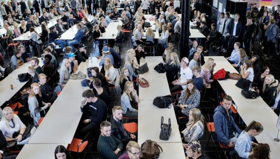 Økonom til studerende: Få jer et arbejde Den gennemsnitlige studerende kan ikke leve på SU. Få jer et arbejde, lyder det fra Nordeas forbrugerøkonom. Arkivfoto. Foto: CASPER DALHOFF/POLFOTO
