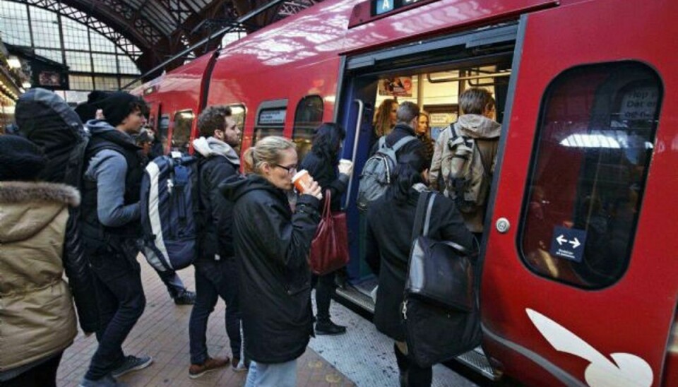 Der er koblet flere vogne på S-tog, så der kan komme flere rejsende med efter brokolaps. Foto: JENS DRESLING/POLFOTO