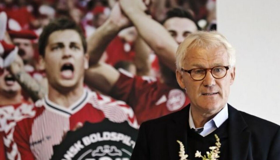 DBU stoler på Uefa: Stadion bliver klar Landstræner Morten Olsen skal den 11. oktober stå i spidsen for landsholdet i Albanien, hvor stadion endnu ikke er helt klar i forbindelse med en ombygning. Foto: JENS DRESLING/POLFOTO