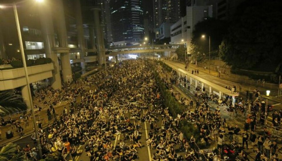 Demonstranterne i Hongkong truer med at besætte bygninger, hvis ikke regeringslederen træder tilbage. Foto: Vincent Yu/AP