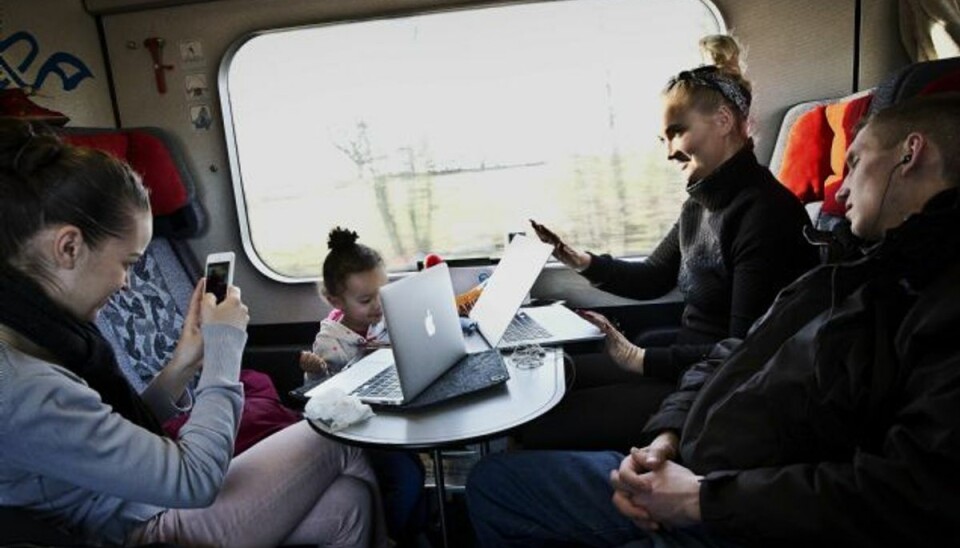 Elendigt tog-internet kan koste DSB For 29 kroner kan du købe dig til internetadgang på din togrejse med DSB. Men forbindelsen er tilsyneladenede ikke helt pålidelig. Arkivfoto. Foto: PER FOLKVER/POLFOTO