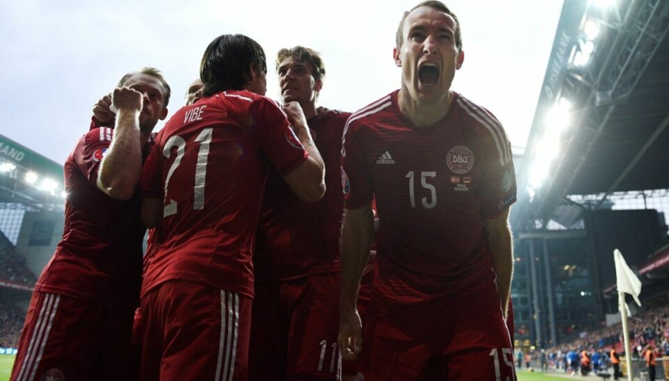 Danmark kæmper for EM-billetten Fodboldlandsholdet står overfor en svær udekamp mod Albanien på lørdag. Foto: SBS.