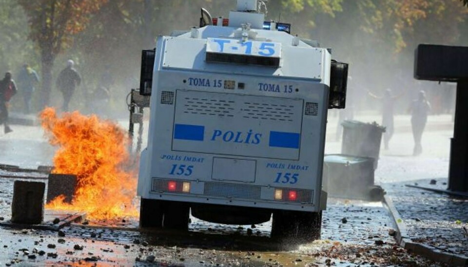 De seneste protester i Tyrkiet har kostet to betjente livet. Foto: Marty Sohl/AP