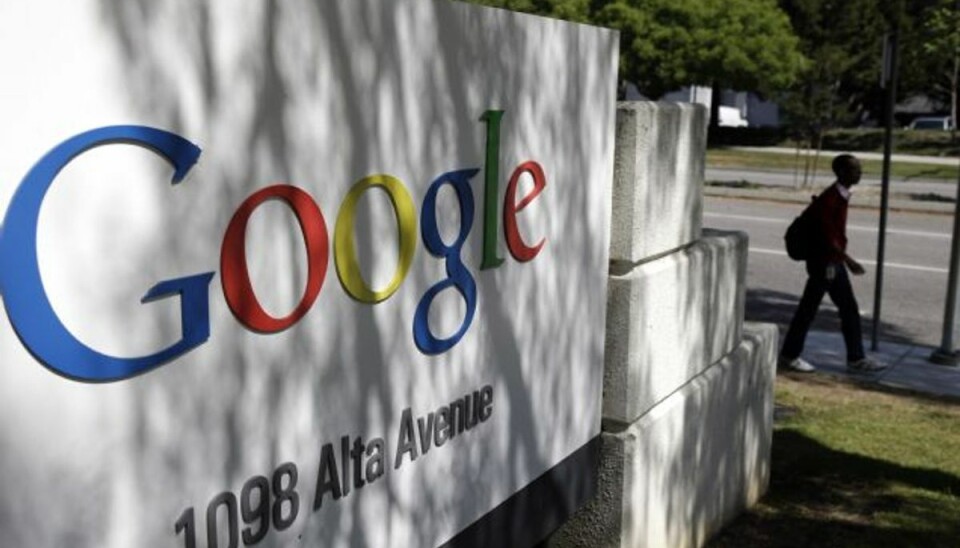 19-årig fupmager flottede sig som Google-direktør En 20-årig man er sigtet for at svindle for 600.000 kroner som falsk google-direktør. Foto: Marcio Jose Sanchez/AP