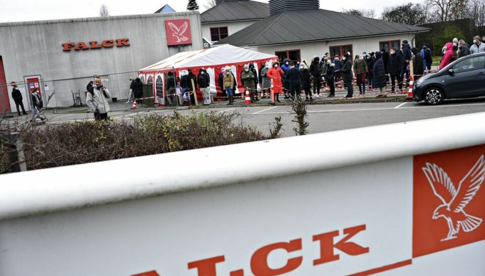 Færre lyntestet fredag men flere smittet