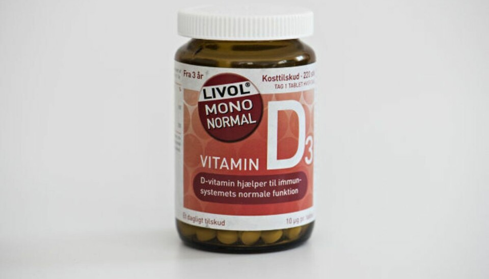 Ny anbefaling fra Fødevarestyrelsen D-vitamin fås normalt gennem kosten, eksempelvis i fed fisk, ligesom det dannes i huden, når man opholder sig i solen i sommerhalvåret. For at forebygge mangel på D-vitamin om vinteren kan man supplere med et kosttilskud. (Arkivfoto). Foto: Kristian Djurhuus/Scanpix