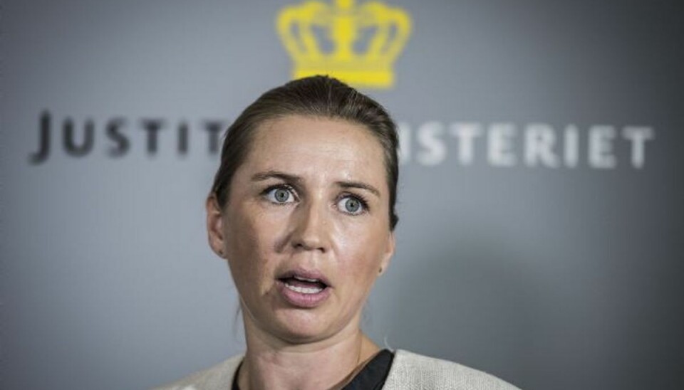 Fem på tålt ophold for krigsforbrydelser Newspaq