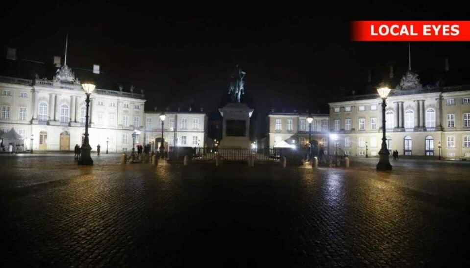 Amalienborg Slotsplads tom. Foto: Local Eyes Amalienborg Slotsplads tom. Foto: Local Eyes